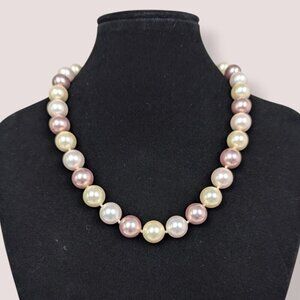 V. 3-Tone Glass Pearl Necklace